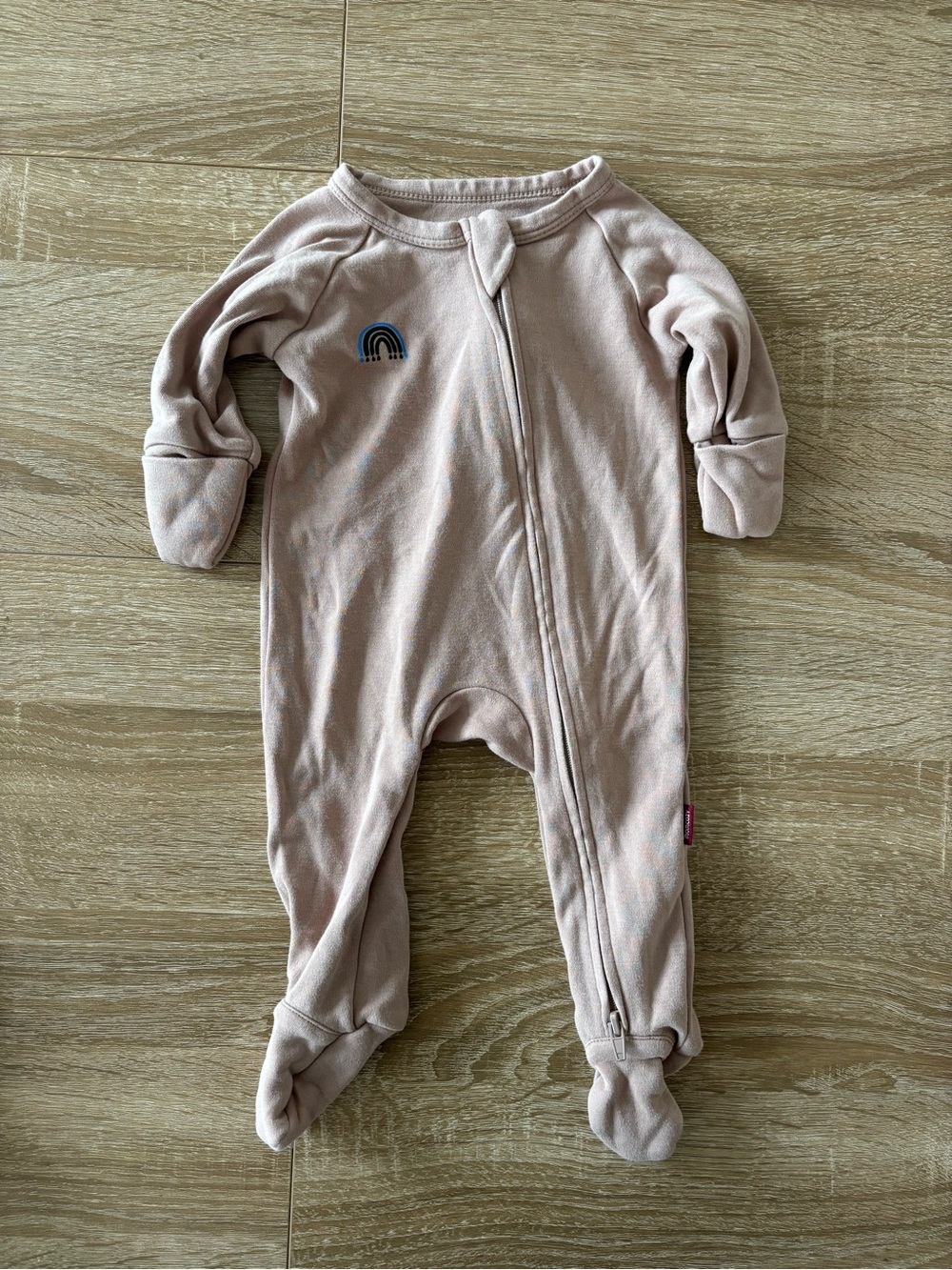Momcozy footed sleeper size NB
